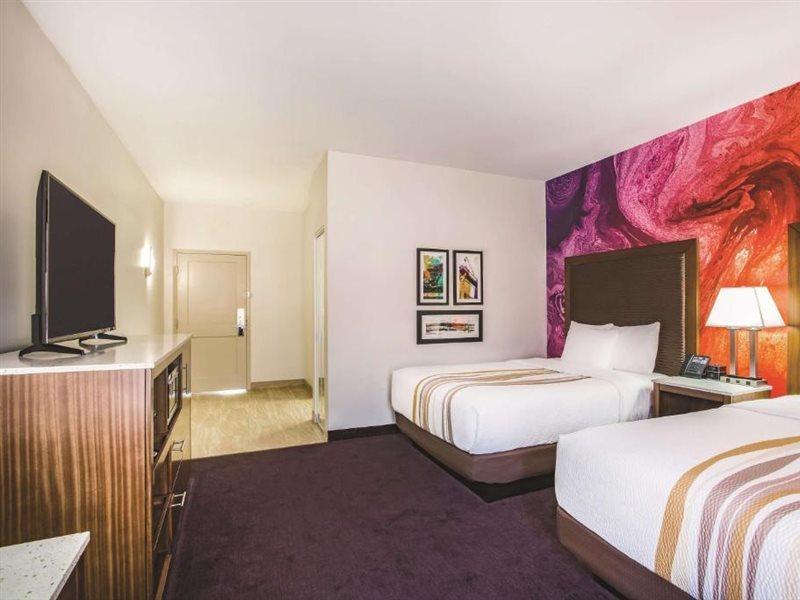 מלון La Quinta By Wyndham צ'יימברסבורג מראה חיצוני תמונה